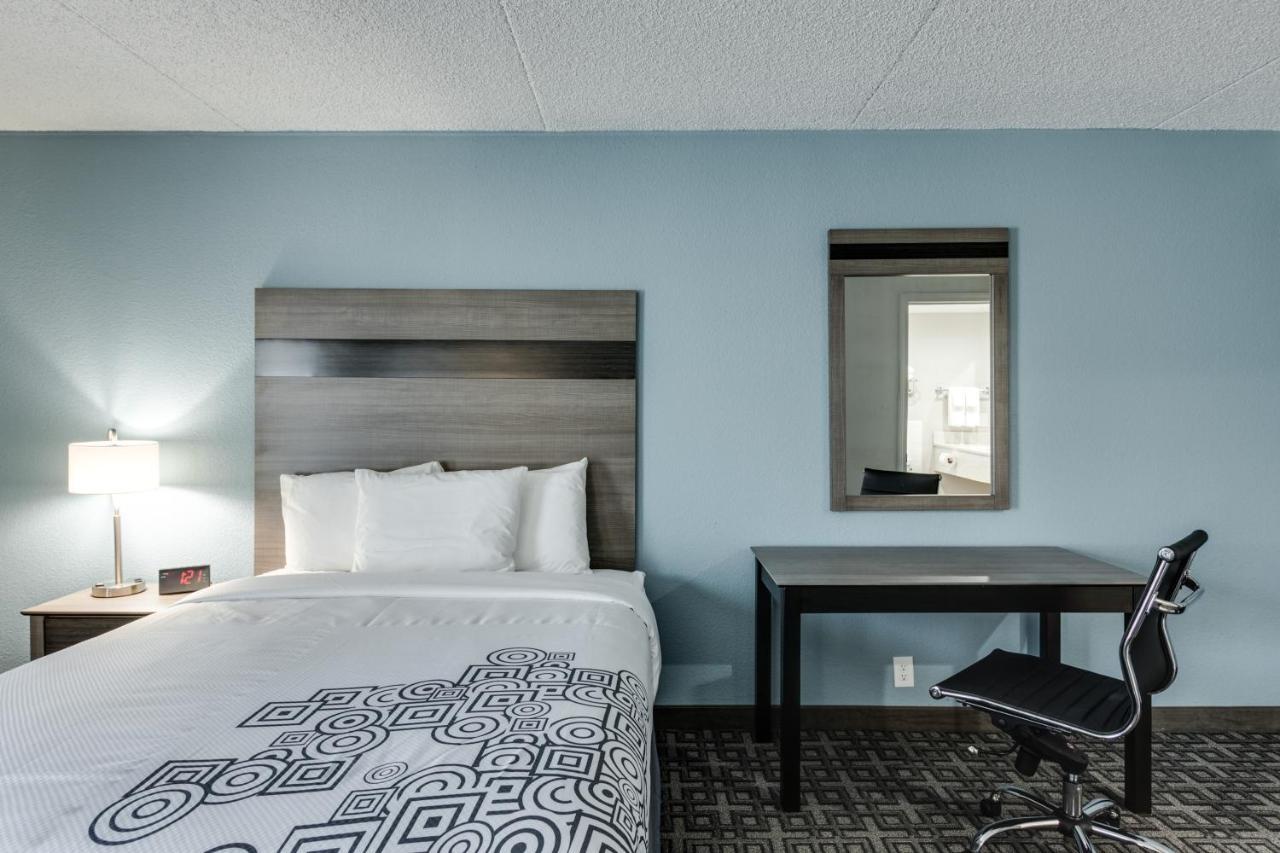 Days Inn & Suites By Wyndham Spokane Kültér fotó