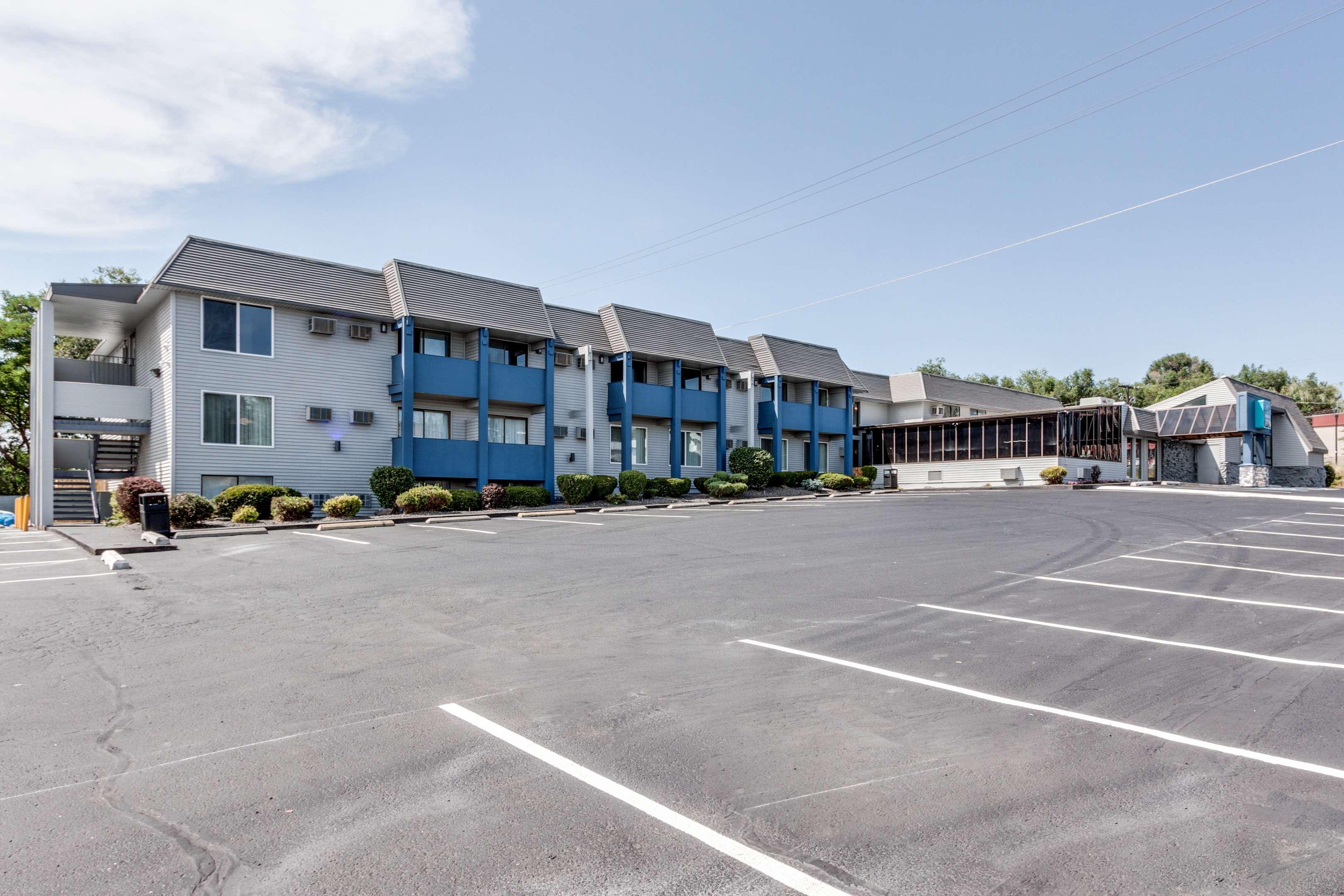 Days Inn & Suites By Wyndham Spokane Kültér fotó