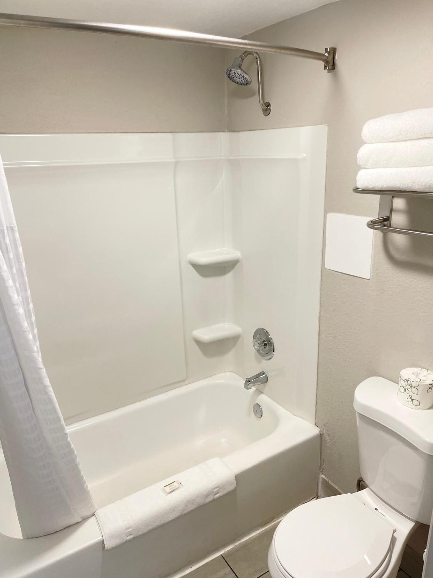 Days Inn & Suites By Wyndham Spokane Kültér fotó
