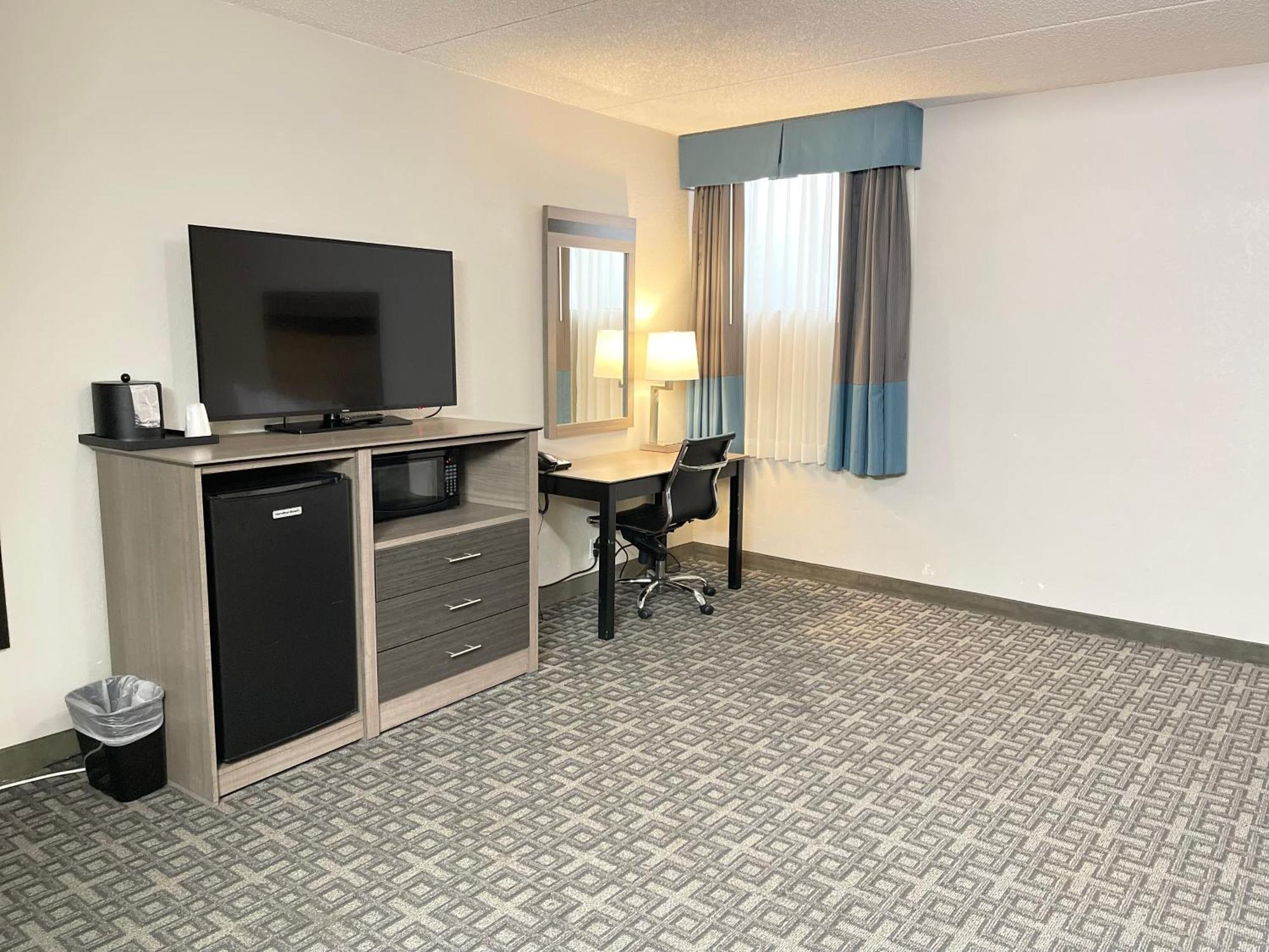 Days Inn & Suites By Wyndham Spokane Kültér fotó