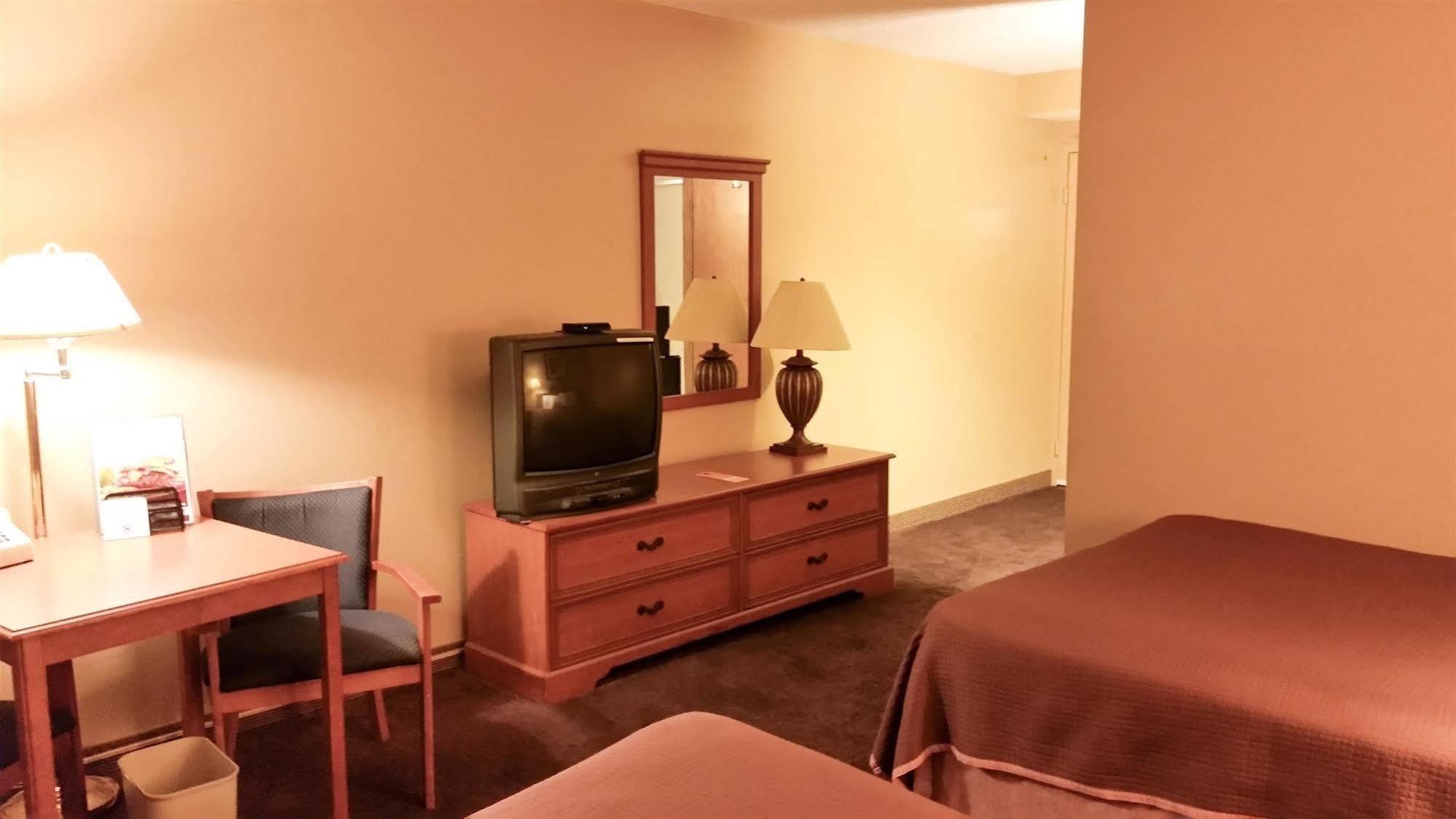 Days Inn & Suites By Wyndham Spokane Kültér fotó