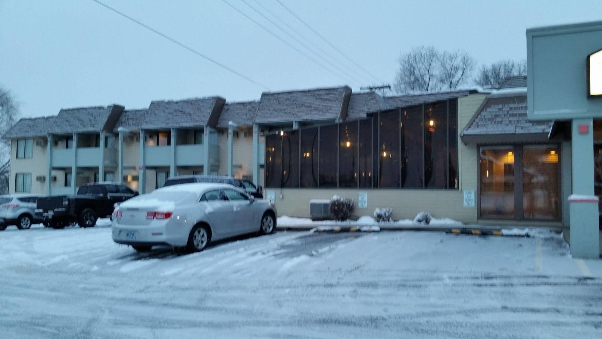 Days Inn & Suites By Wyndham Spokane Kültér fotó